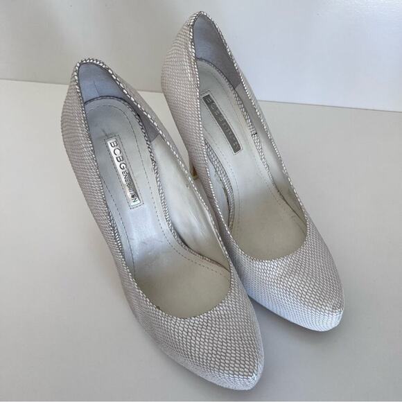 BCBG “Parade” white heels - Picture 2 of 9